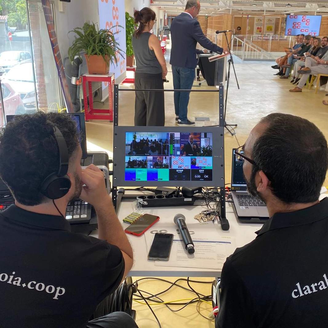 REALITZACIÓ MULTICÀMERES Dos tècnics de CLARABOIA a càrrec d'una realització