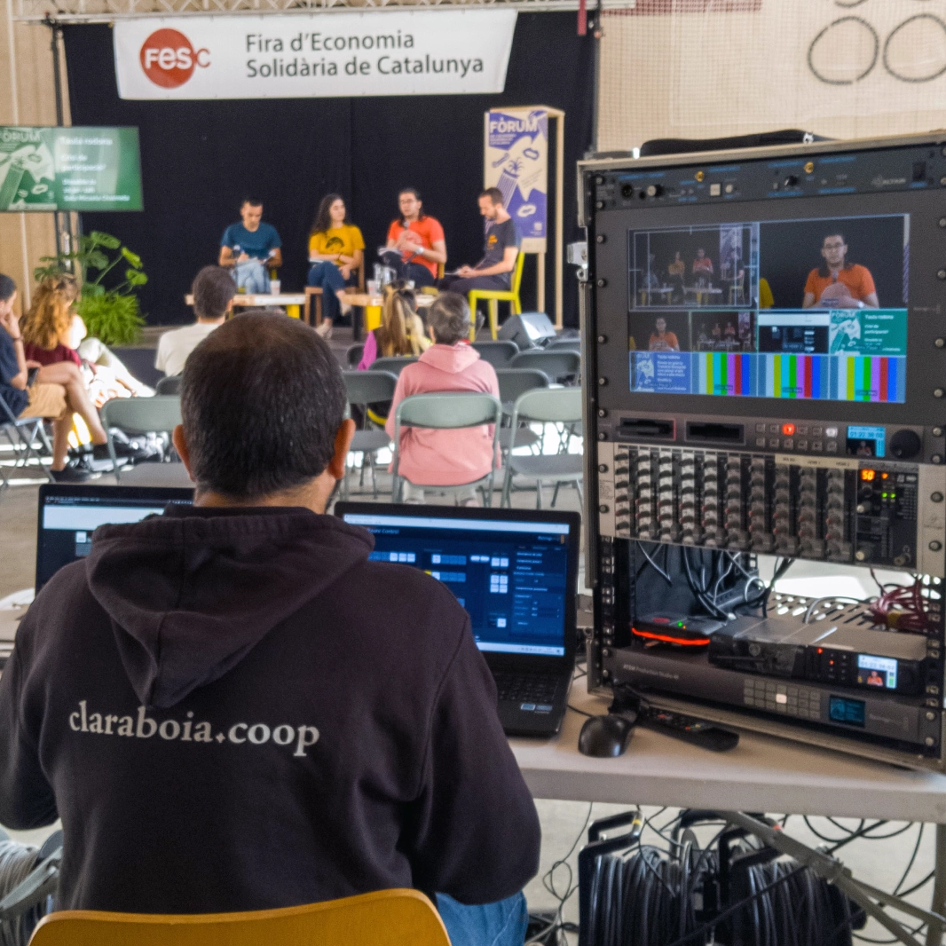 STREAMING Tècnic de CLARABOIA a càrrec d'un streaming